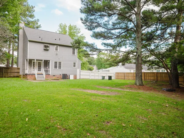 205 Cedar Dr, Zebulon, NC 27597