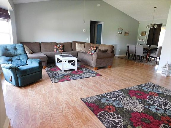 2nd image of 732 SE Albatross Ave