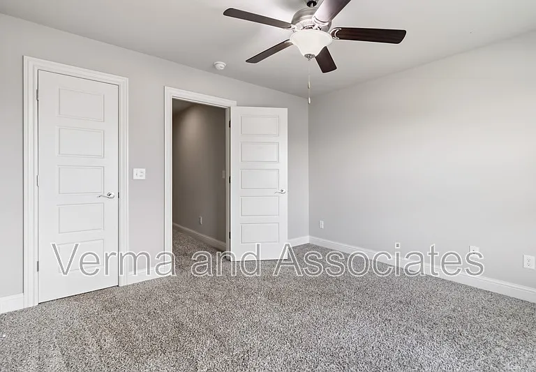 931 E Skyline Loop — Photo 38