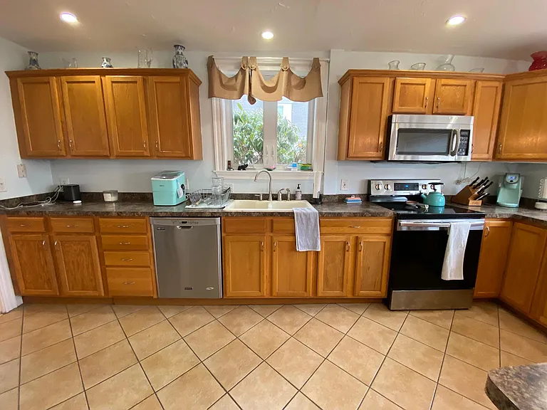 482 Beale St #HOUSE — Photo 8