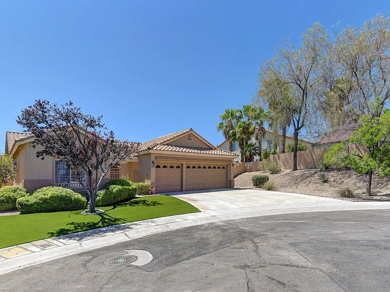 8437 Willowleaf Ct — Photo 2
