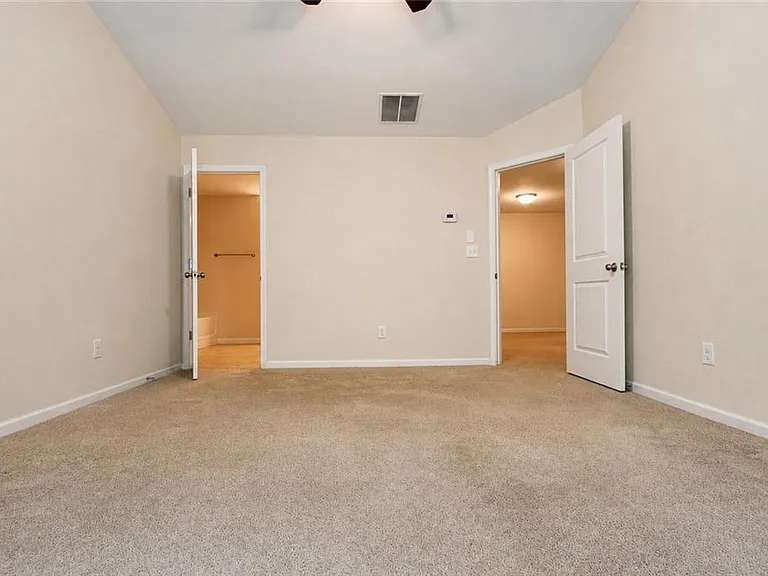 2132 Greencrest Cir — Photo 18