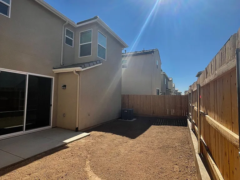 1109 Elevations Way W — Photo 38