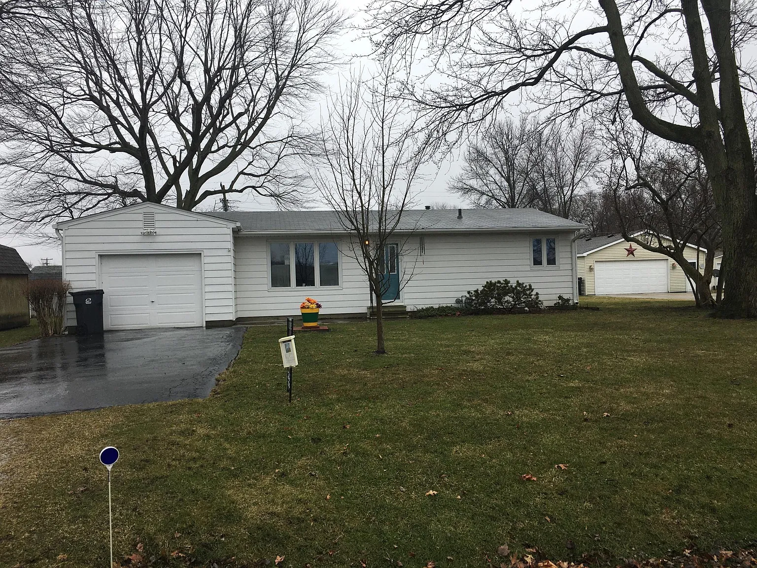 123 E Belle St photo 1