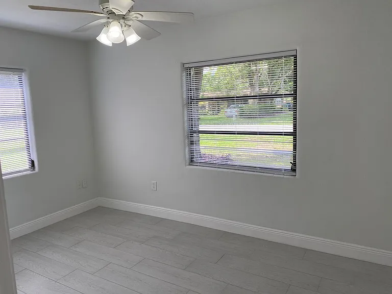 925 Mead Ave — Photo 7