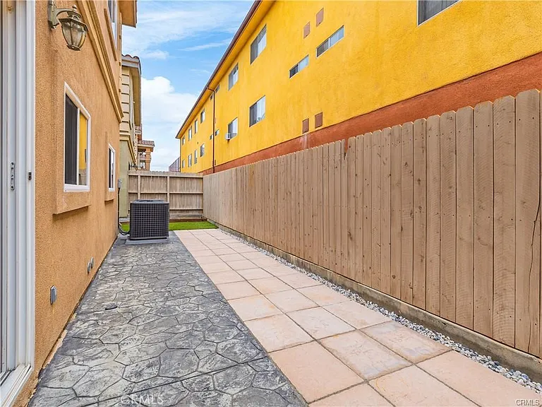 14026 Lemoli Ave — Photo 26