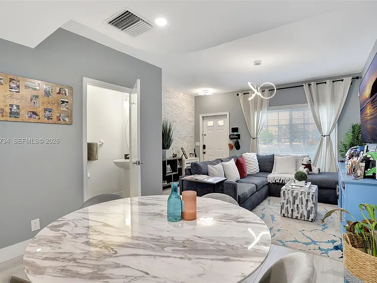 7921 Sanibel Dr #7921 — Photo 17