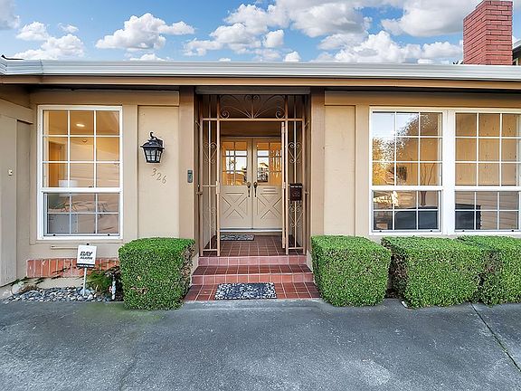 3rd image of 326 Avenida Nogales