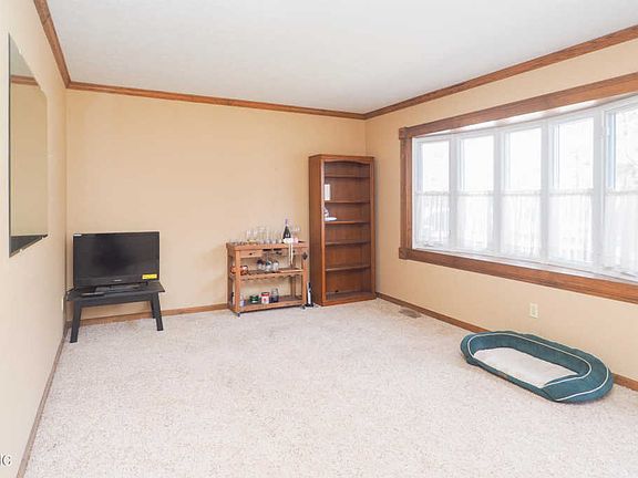 4th image of 5646 Lucerne Ave