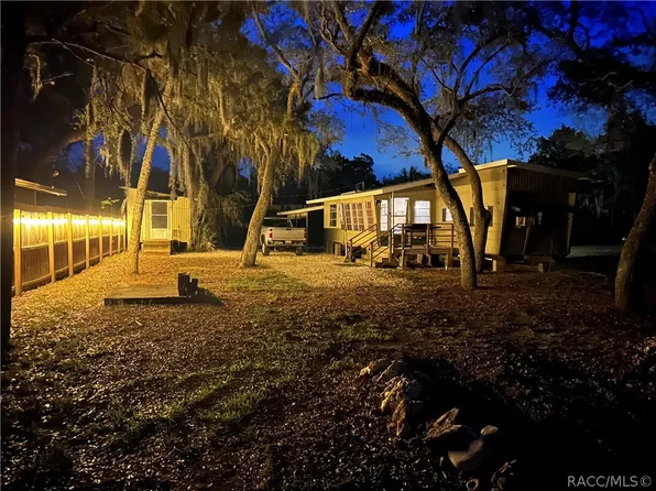 14272 W Sutton Ct, Crystal River, FL 34429