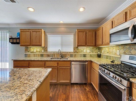 4th image of 38091 Tranquila Ave