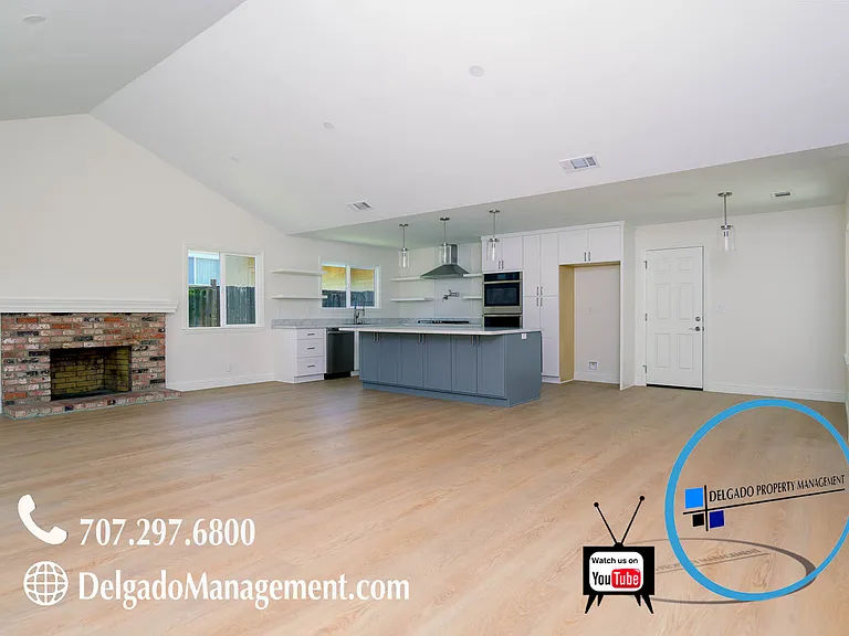1567 Sherman Dr — Photo 5