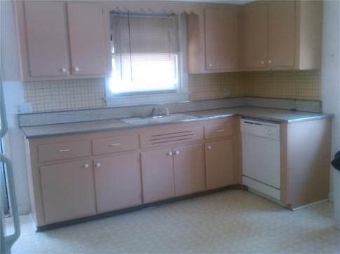 2nd image of 1158 Raritan Rd