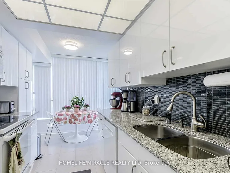 12 Laurelcrest St #902 — Photo 12