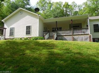 964 Cherry Grove Rd, Moravian Falls, NC 28654