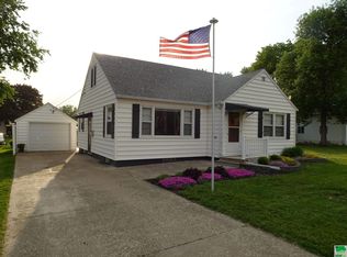 712 Washington Ave, Sheldon, IA 51201