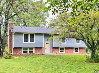 1926 NE 35th St, Topeka, KS 66617