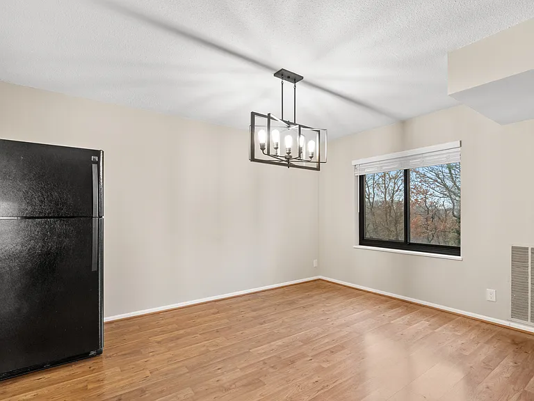 309 Yoakum Pkwy #509 — Photo 5