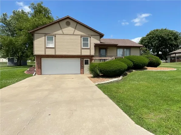 1103 E 2nd St, Cameron, MO 64429