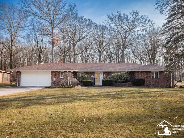 3463 Woodmont Dr, Lambertville, MI 48144