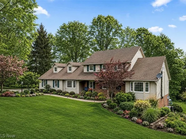 1760 Innisbrook Ln, Zanesville, OH 43701