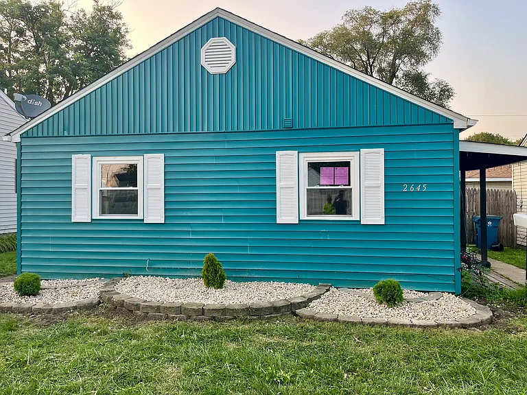 2645 Strong St — Photo 14