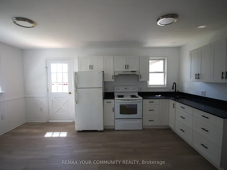 40 Burkholder St — Photo 7
