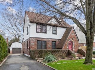 1573 Kenneth Ave, Baldwin, NY 11510