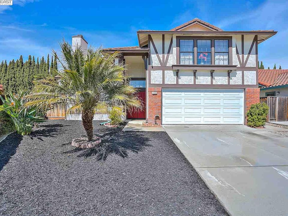 1st image of 819 De Anza Ct