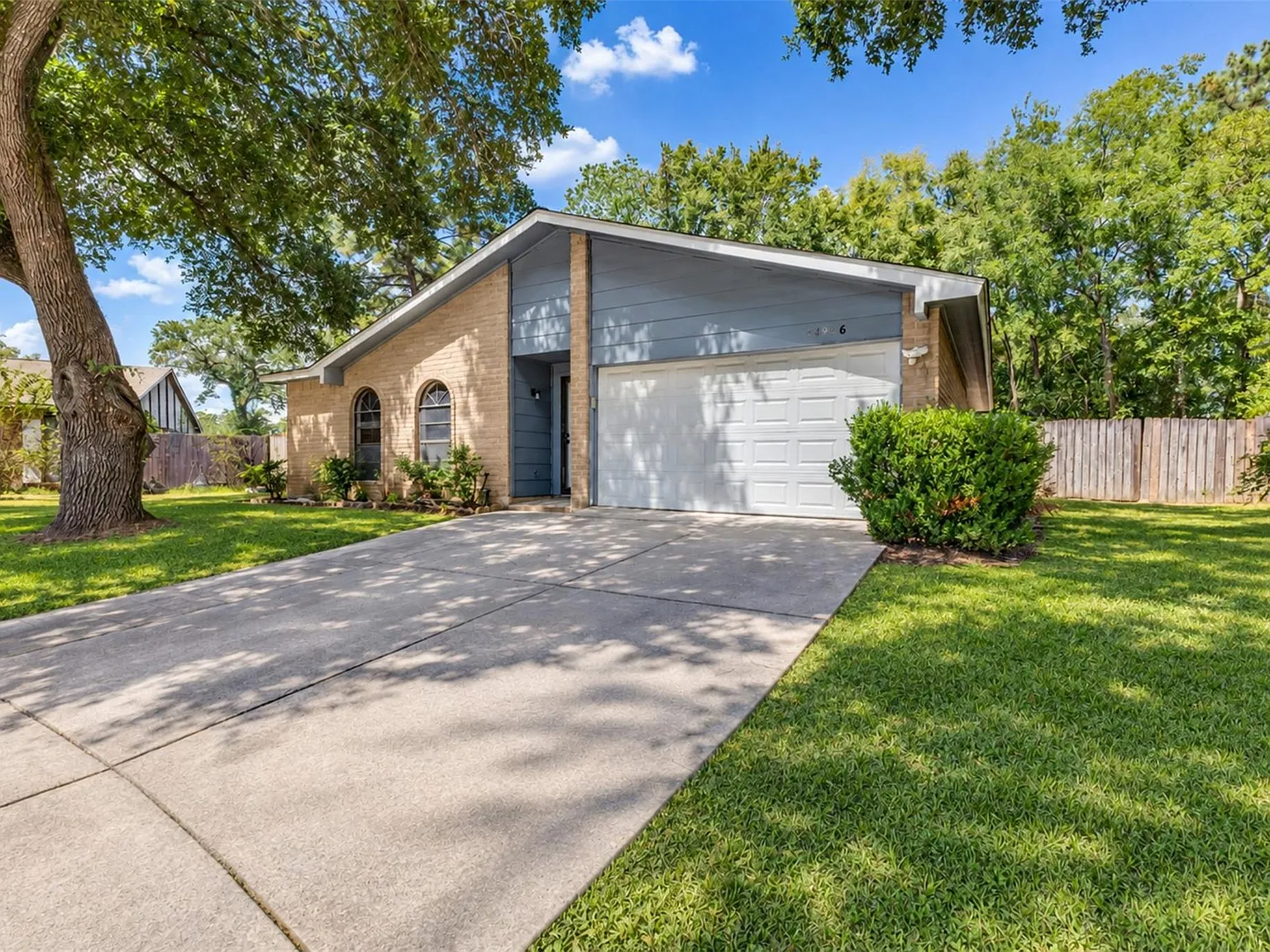3 bed, 2.0 bath, 1444 sqft, $2,050 — Photo 4
