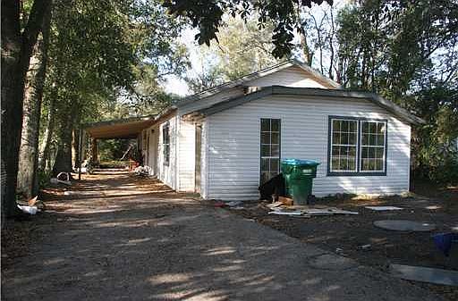 1st image of 1332 E Railroad St