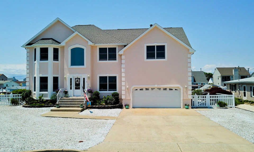 1st image of 11 Drake Dr