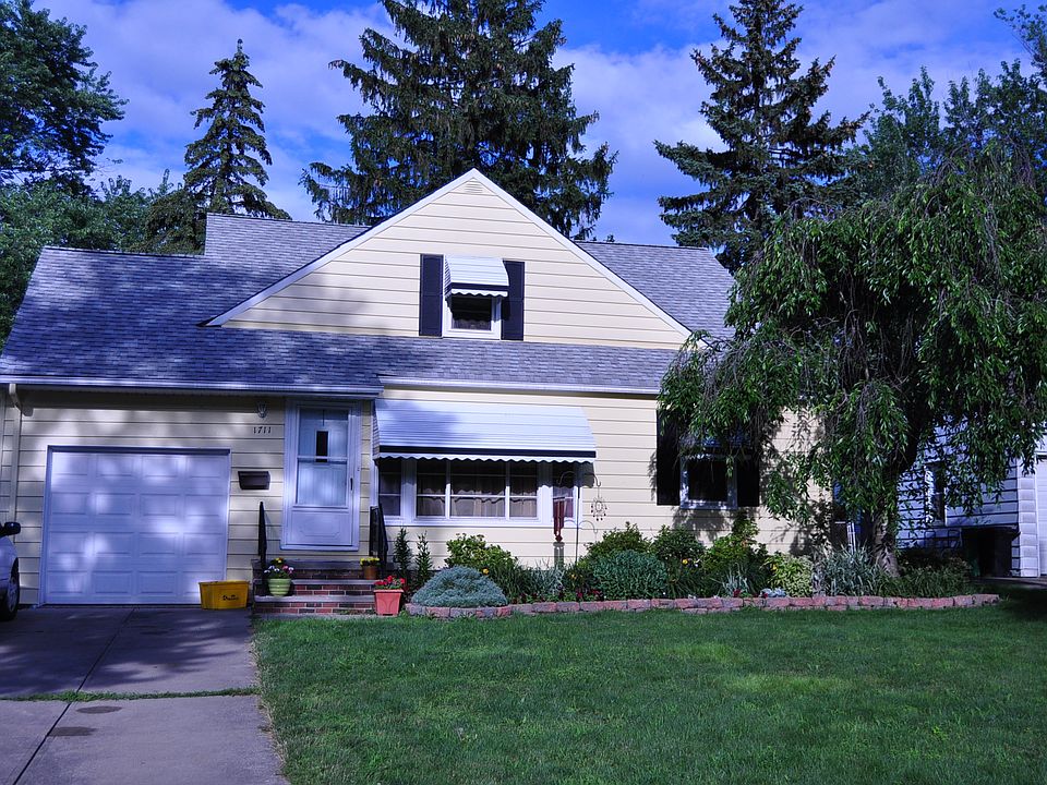 1st image of 1711 E 240th St