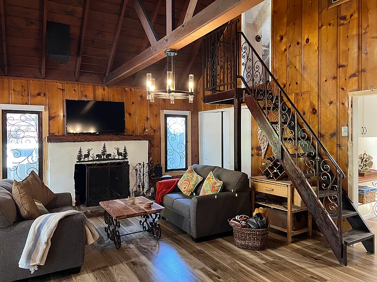 689 Knoll Dr — Photo 28