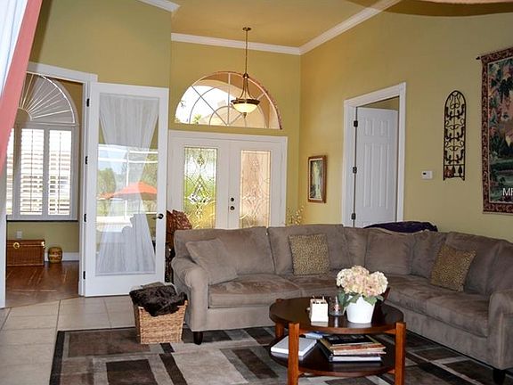 4th image of 32 Clubhouse Ct