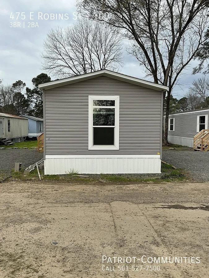 Building Photo - 475 E Robins St #100