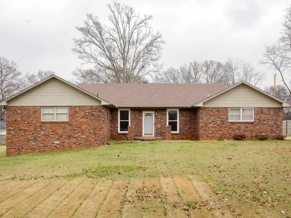 911 Michigan Ave, Muscle Shoals, AL 35661