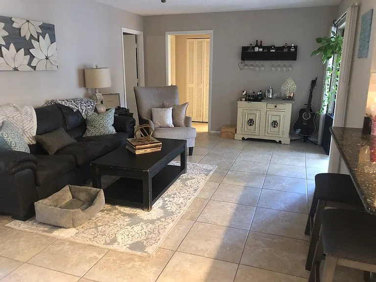 115 Mimosa Dr — Photo 4
