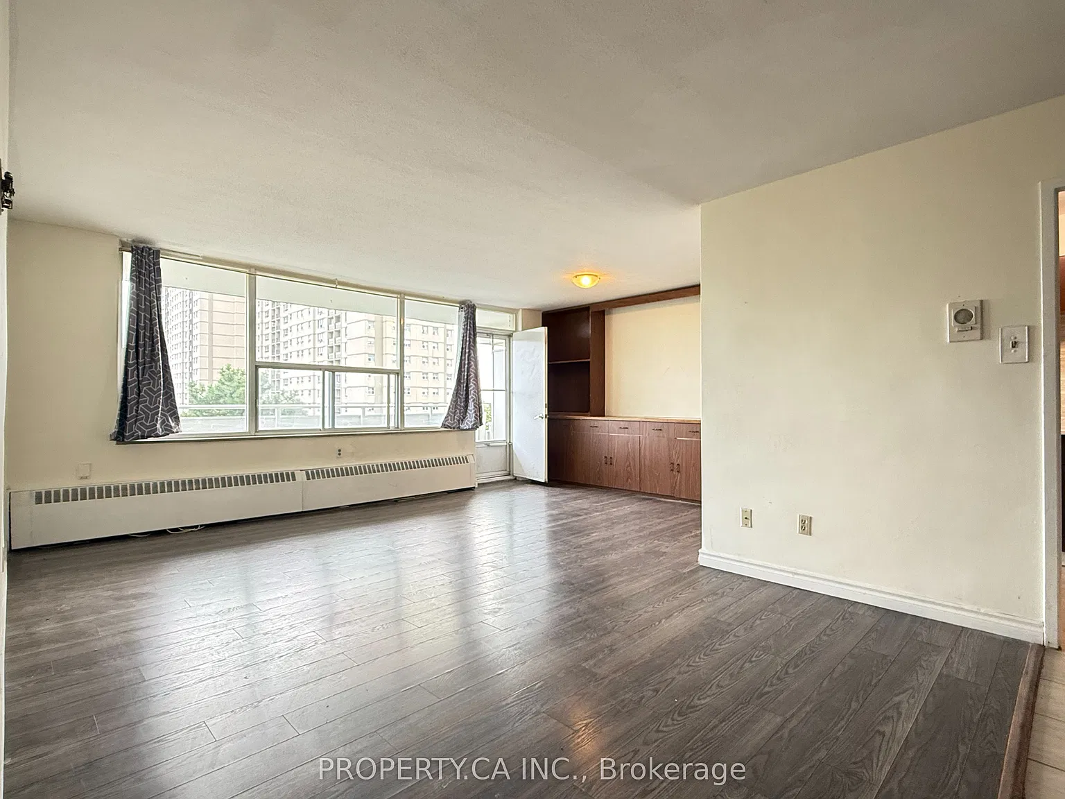 4 bed, $3,280 — Photo 1