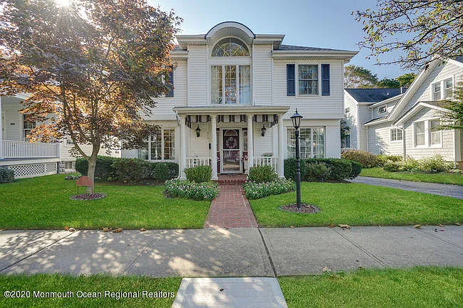 315 Tuttle Ave — Photo 2
