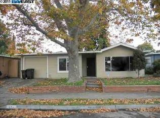 371 Redbud Ln, Hayward, CA 94541