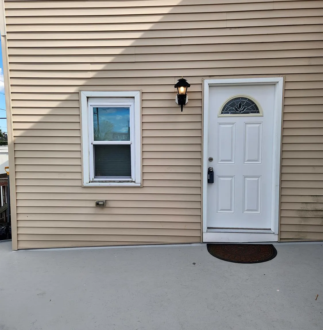 2 bed, 1.0 bath, $2,200 — Photo 2