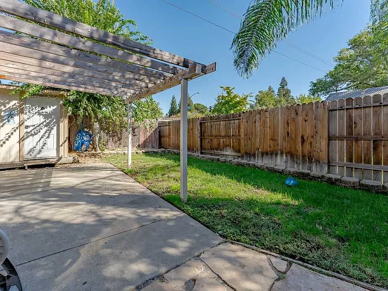 1001 Cirby Oaks Way — Photo 25
