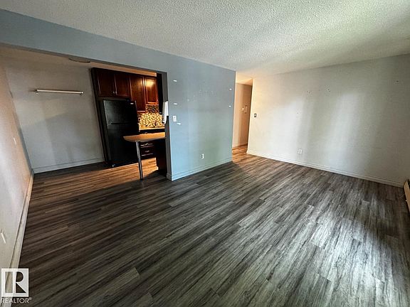 4th image of 10415 93rd St NW #203