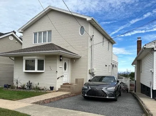 744 3rd St, Lyndhurst, NJ 07071