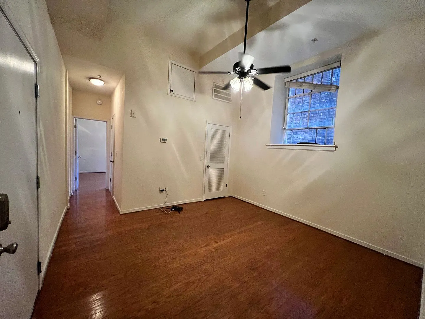 2 bed, 2.0 bath, 810 sqft, $1,300 — Photo 3