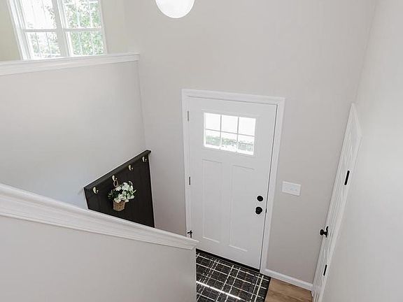 3rd image of 208 Decoy Dr