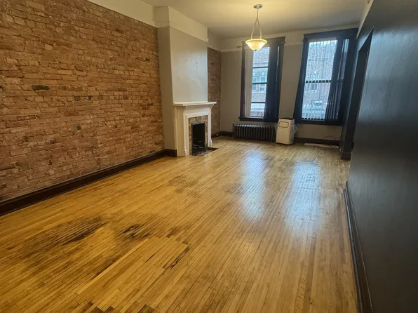 506 1/2 E 4th St, Duluth, MN 55805