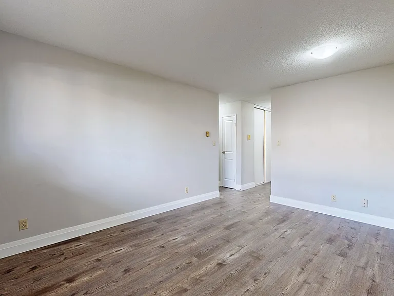 405 Sidney St — Photo 30