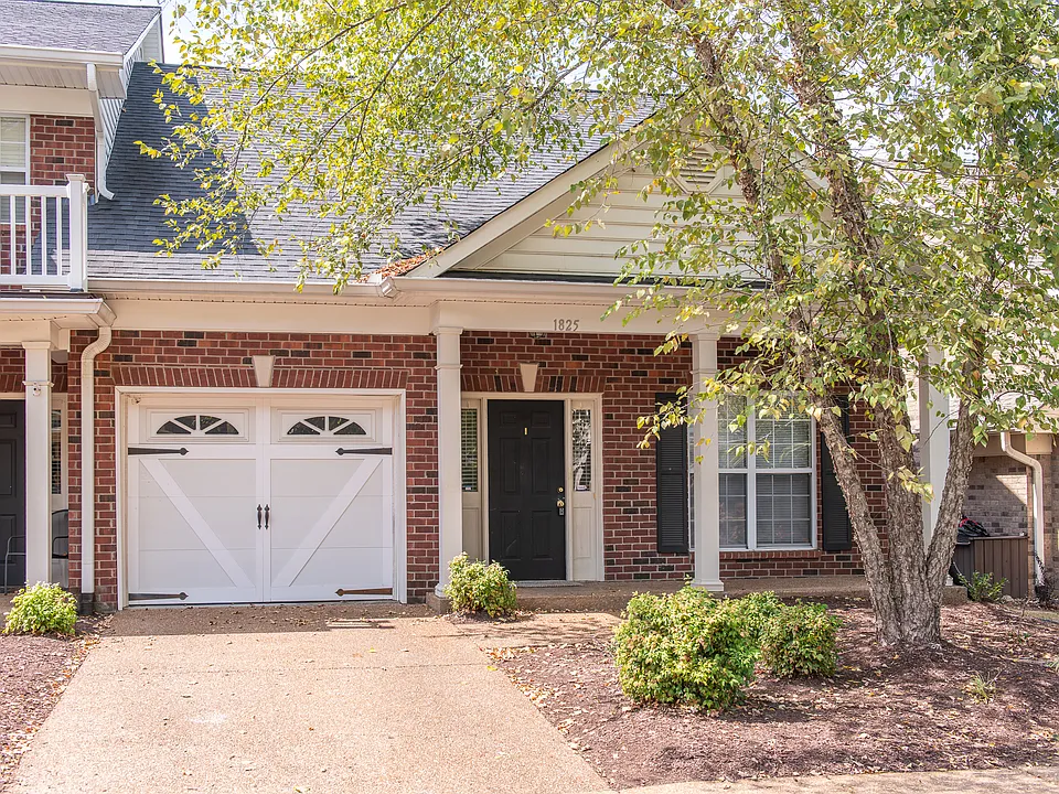 1825 Brentwood Pointe Dr